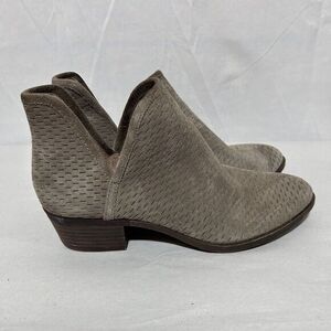 Lucky Brand Baley‎ Perforated Heeled Booties Women's Size 8.5M Beige Casual